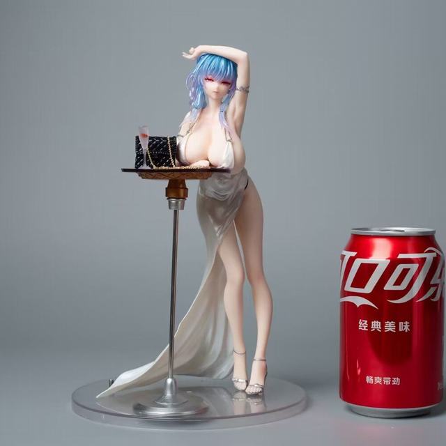 �������� ʥ·��˹ ʥ�� 2�� ��̨ �Ը���Ů ��װ�ְ� ��Լ24cm һ��18��